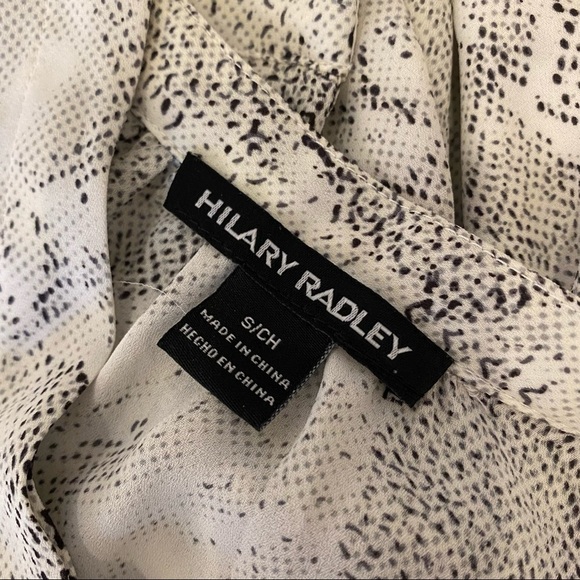 Hilary Radley long sleeve shorts romper white and grey snake skin print small - Picture 6 of 6